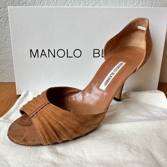 Manolo Blahnik Pump - Picture 3 of 13